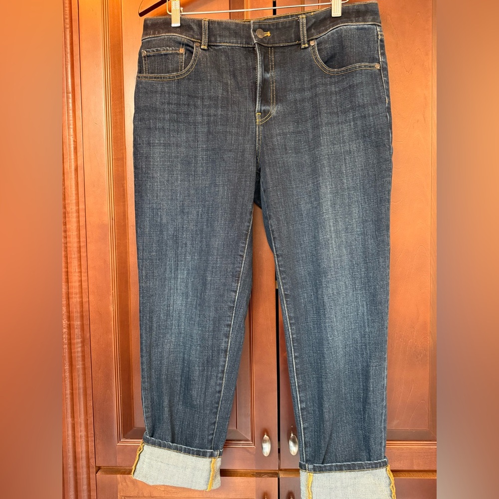 Talbots Everyday Relaxed Jean Womens 10 Blue Denim Mid Rise Stretch
